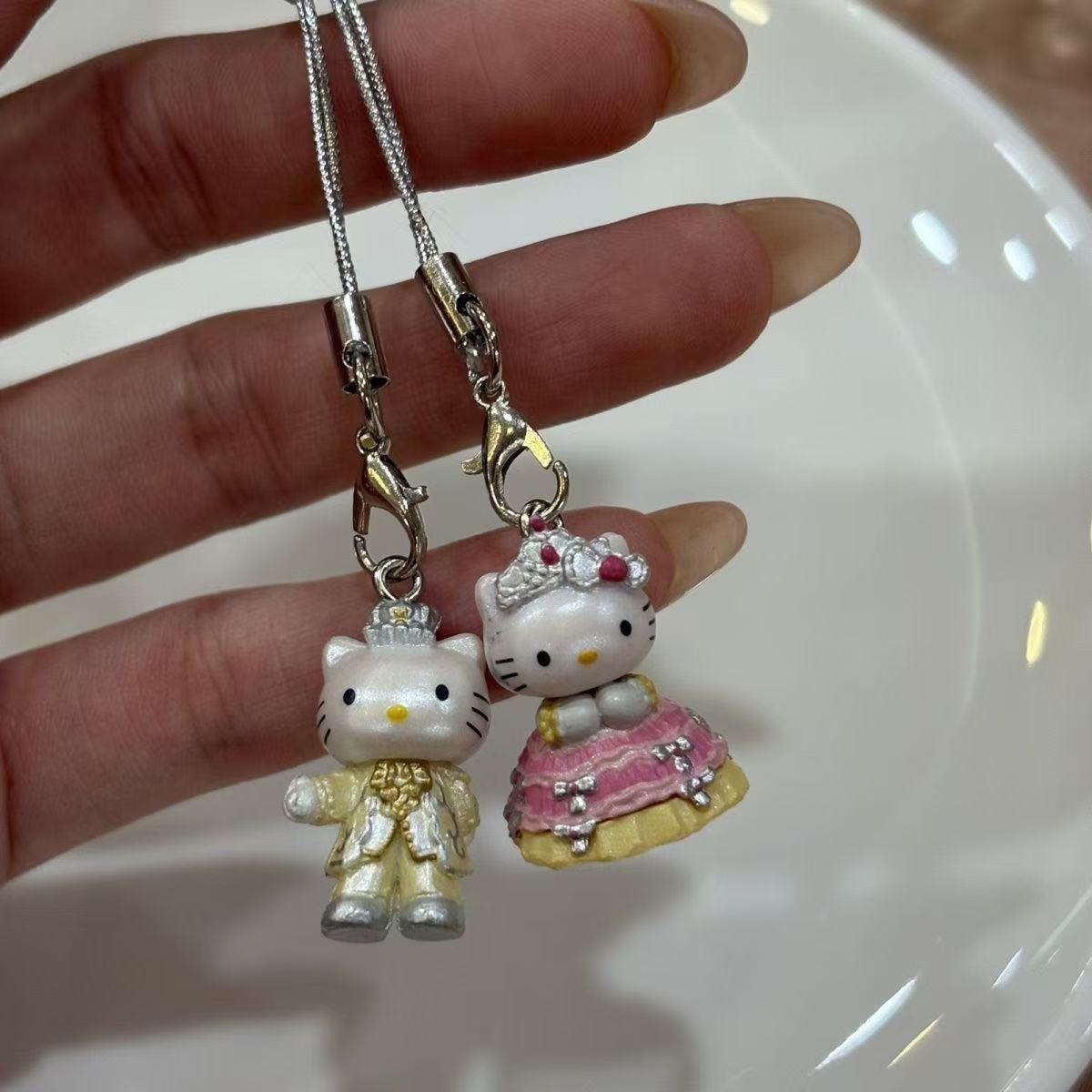 Kawaii Hello Kitty Wedding Dre - огляд і ціна Event Suppliers