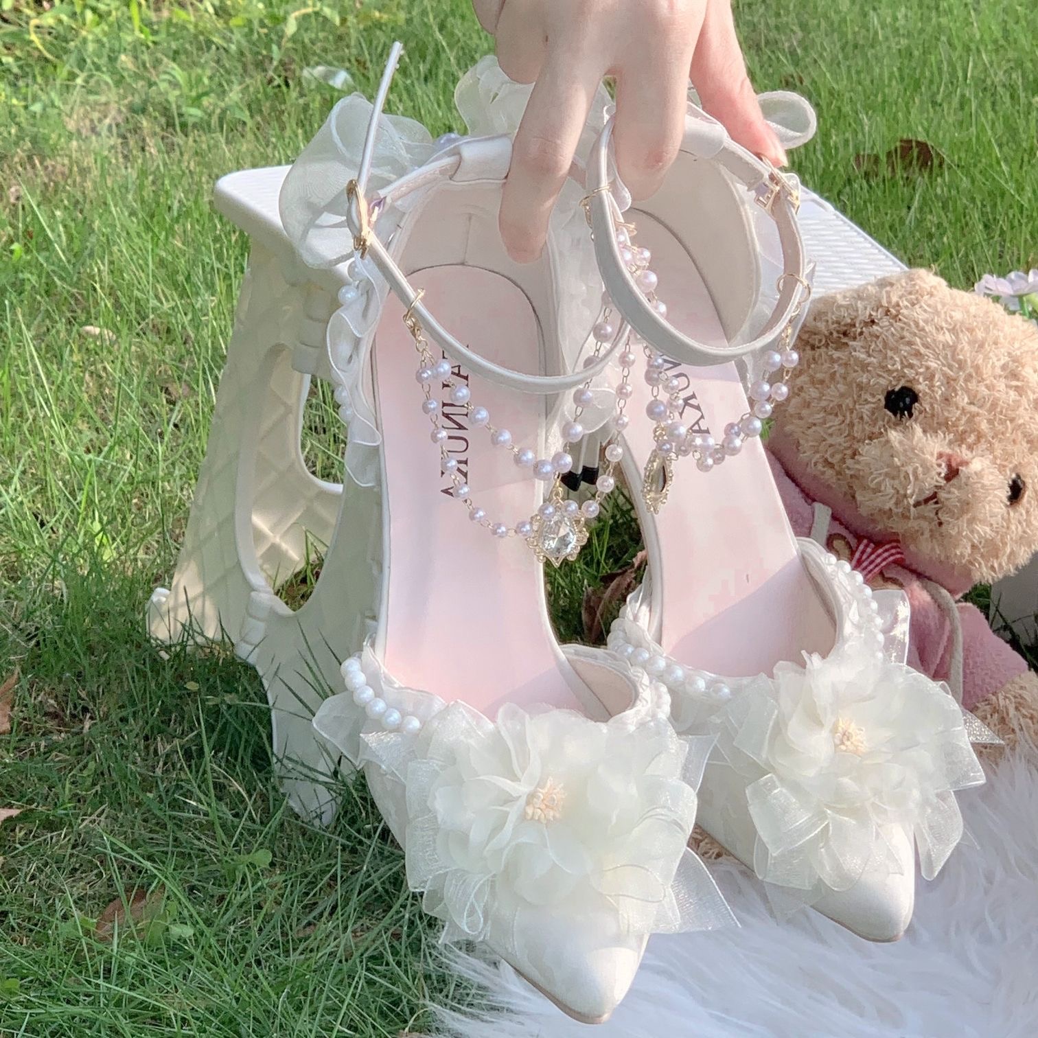 Women Heels Elegant Woman Heel - огляд і ціна Event Suppliers