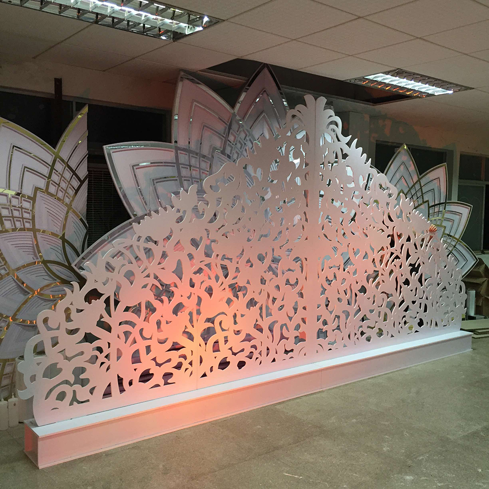 Latest Creative Design White A - огляд і ціна Party Event Supplier